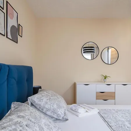 Modern Near With Sea View Terrace And Lounge Area - Two Bedroom Apartment Trogir