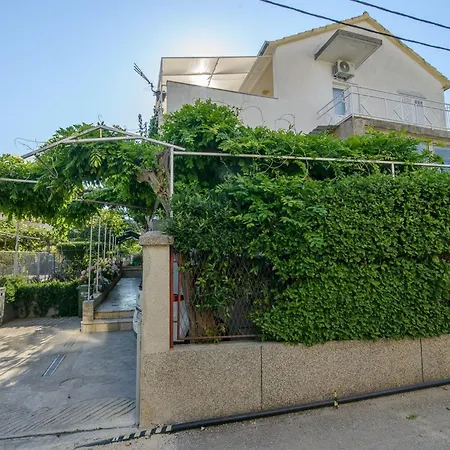 Apartment Modern Near With Sea View Terrace And Lounge Area - Two Bedroom *